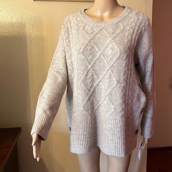 JohnPaulRichard Sweater - Picture 1 of 3